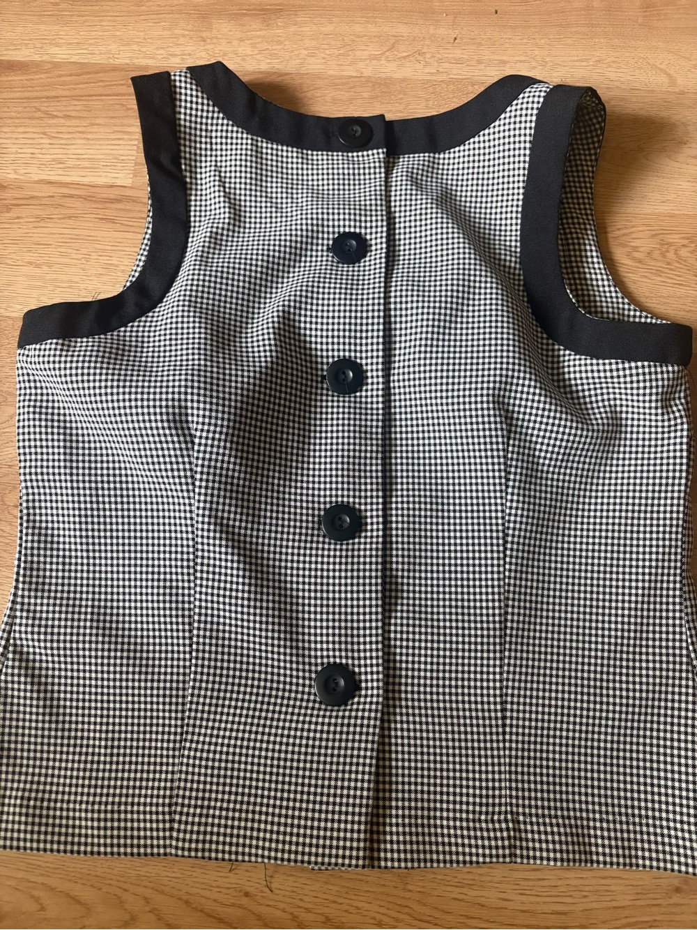 Sleeveless Black & White Gingham Button-Front Top with Contrast Trim
